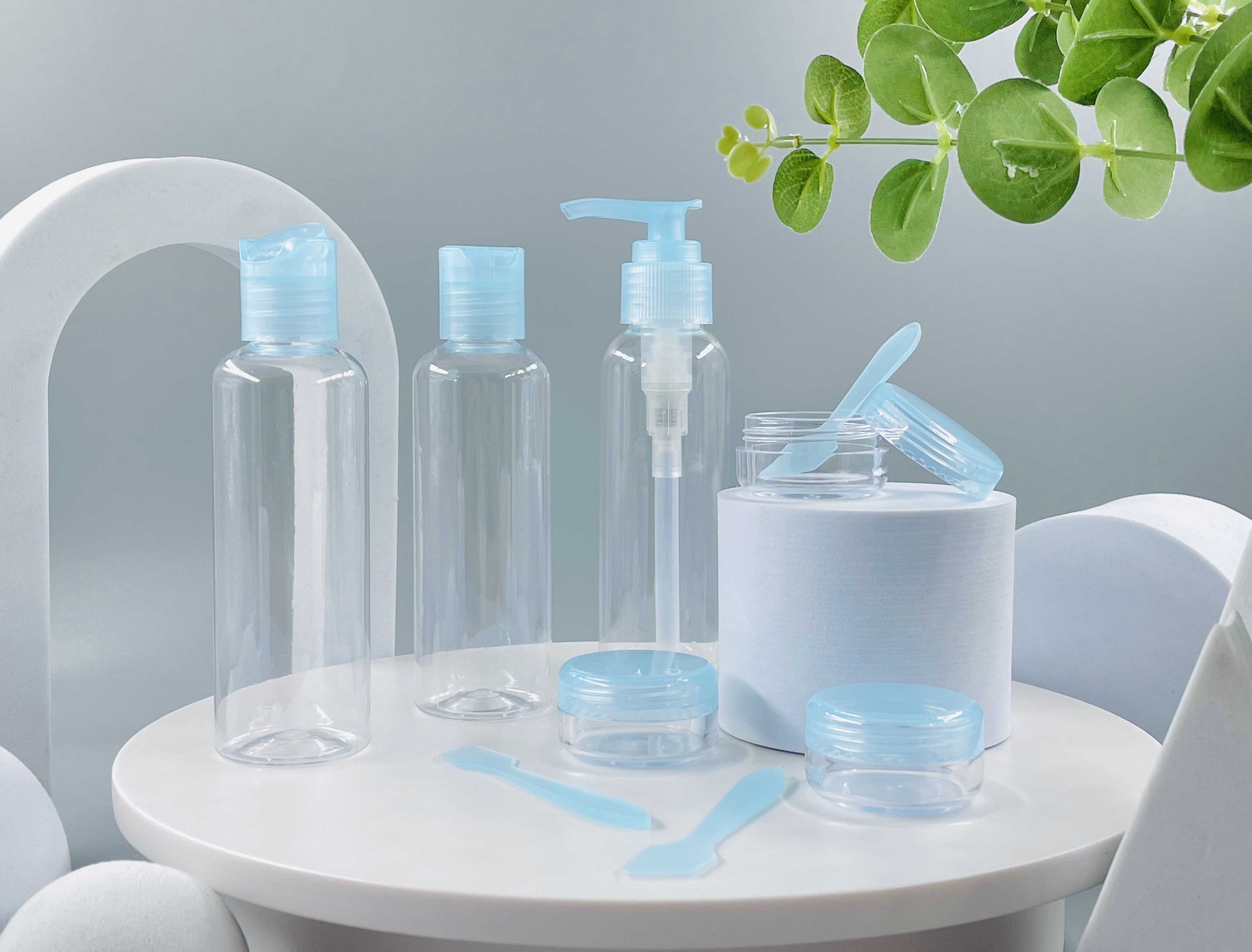 Derniers blogs de l'entreprise sur Bouteilles en plastique de taille de voyage: la commodité répond à la conformité
