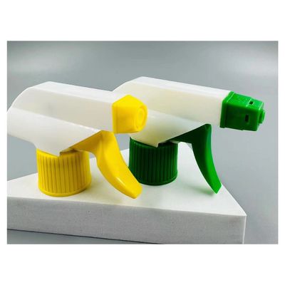 Un pulvérisateur de déclenchement en plastique pour ménage conçu de manière efficace pour le nettoyage et le jardinage