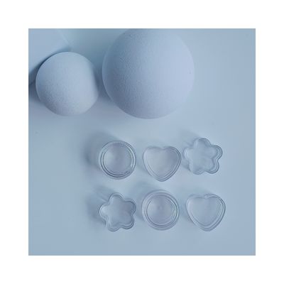 PS Matériau de base 4 ml Mini Creme Jar avec couvercle Portable Plastic Clear Jar en forme de fleur